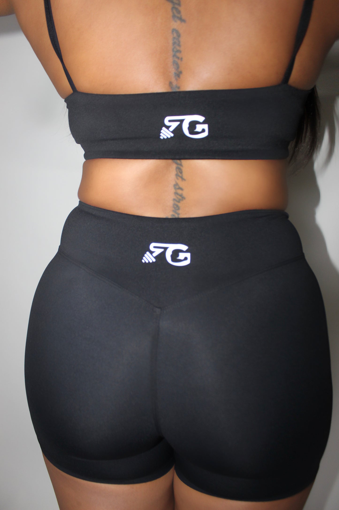 Black Essentials Set